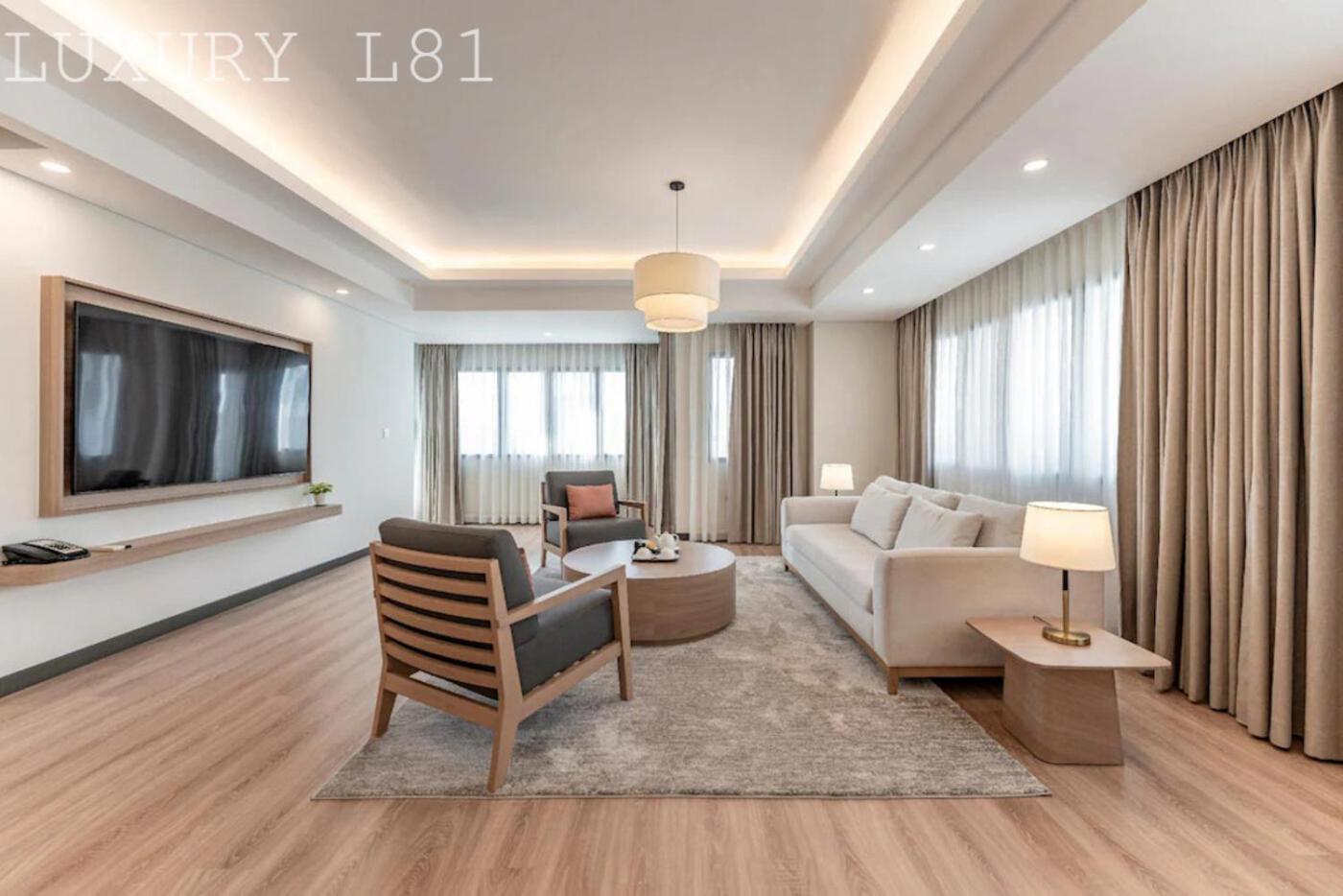 Angia Luxury Apartment Inside Landmark 81 Tower Хошимин Экстерьер фото